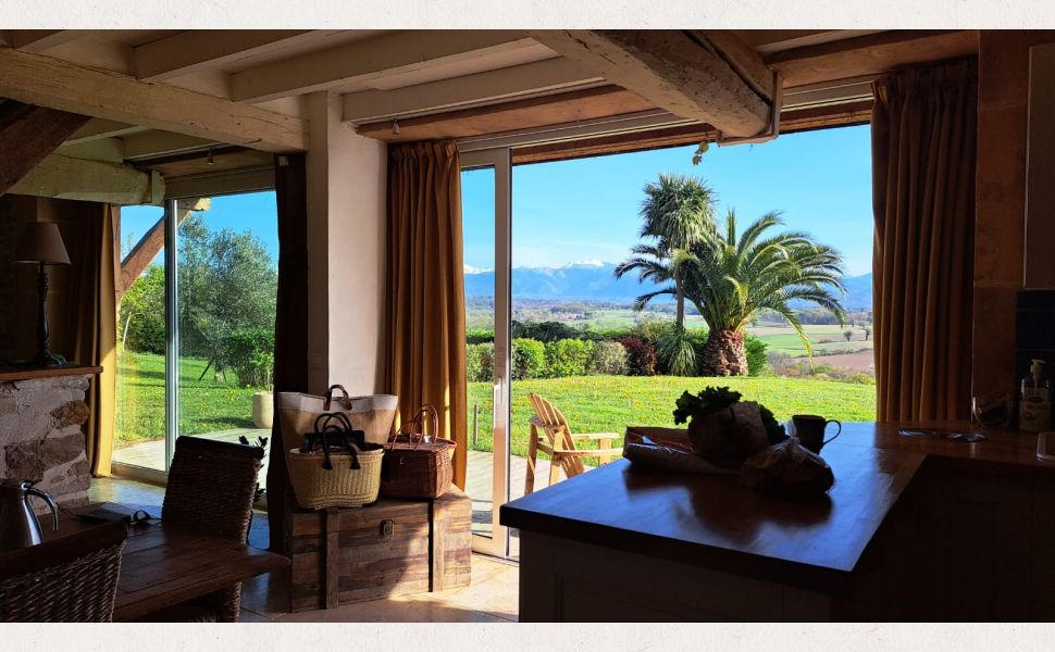 Splendide et unique maison de campagne avec une vue exceptionnelle sur les montagnes Pyrénées !!