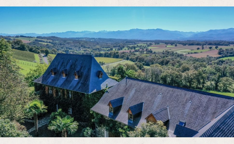 Splendide et unique maison de campagne avec une vue exceptionnelle sur les montagnes Pyrénées !!