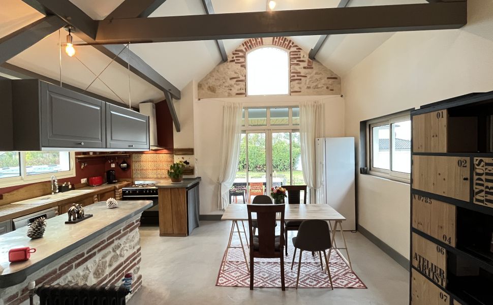 Desirable Turn Key Property, Heart of Saint Sever, Generous Gardens, Just 1hr to Ocean