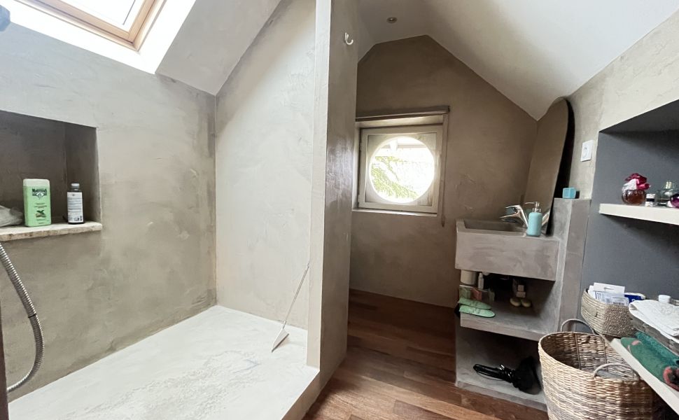 Desirable Turn Key Property, Heart of Saint Sever, Generous Gardens, Just 1hr to Ocean