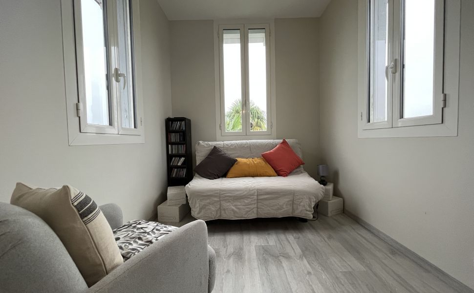 Desirable Turn Key Property, Heart of Saint Sever, Generous Gardens, Just 1hr to Ocean