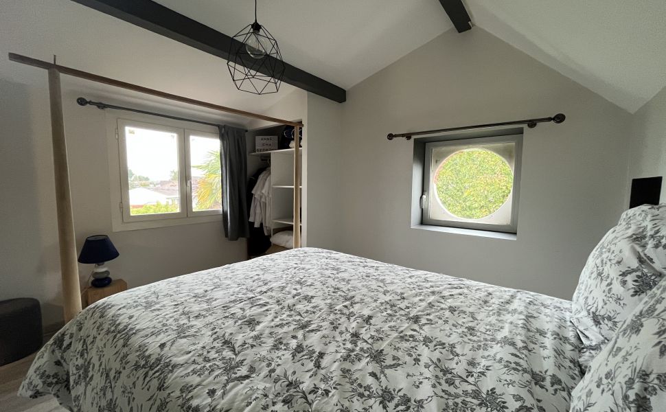 Desirable Turn Key Property, Heart of Saint Sever, Generous Gardens, Just 1hr to Ocean
