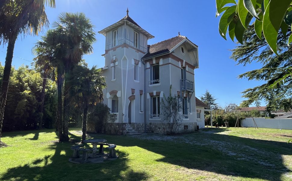 Desirable Turn Key Property, Heart of Saint Sever, Generous Gardens, Just 1hr to Ocean