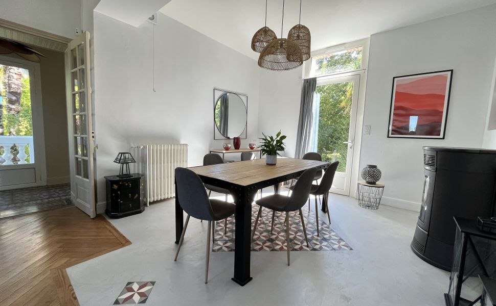 Desirable Turn Key Property, Heart of Saint Sever, Generous Gardens, Just 1hr to Ocean