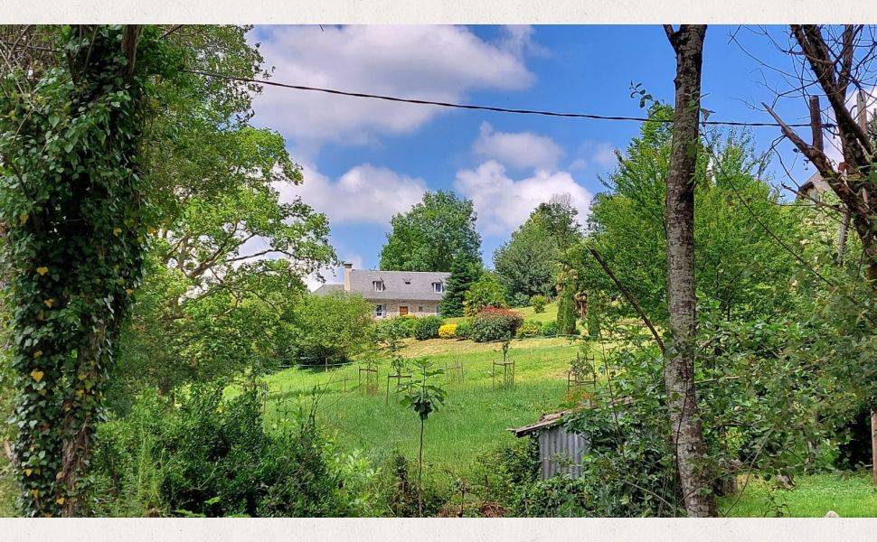 Ancienne Bergerie superbement rénovée avec vues des montagnes sur 2.6 hectares de terrain