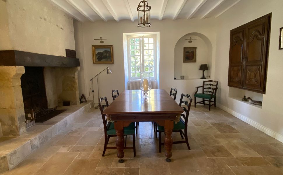 Maison de Maitre avec ancienne Maison de Gardien, Piscine, Grange, Garage et 5HA