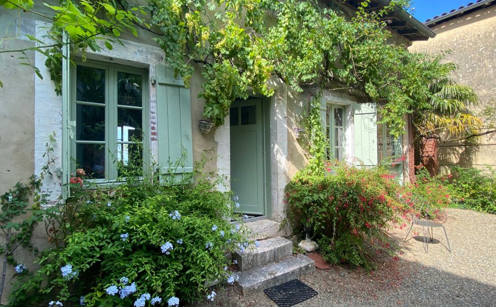 Maison de Maître avec cour très charmante et belle vue sur la vallée Chalossais