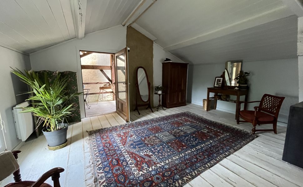 Maison de Maître avec cour très charmante et belle vue sur la vallée Chalossais