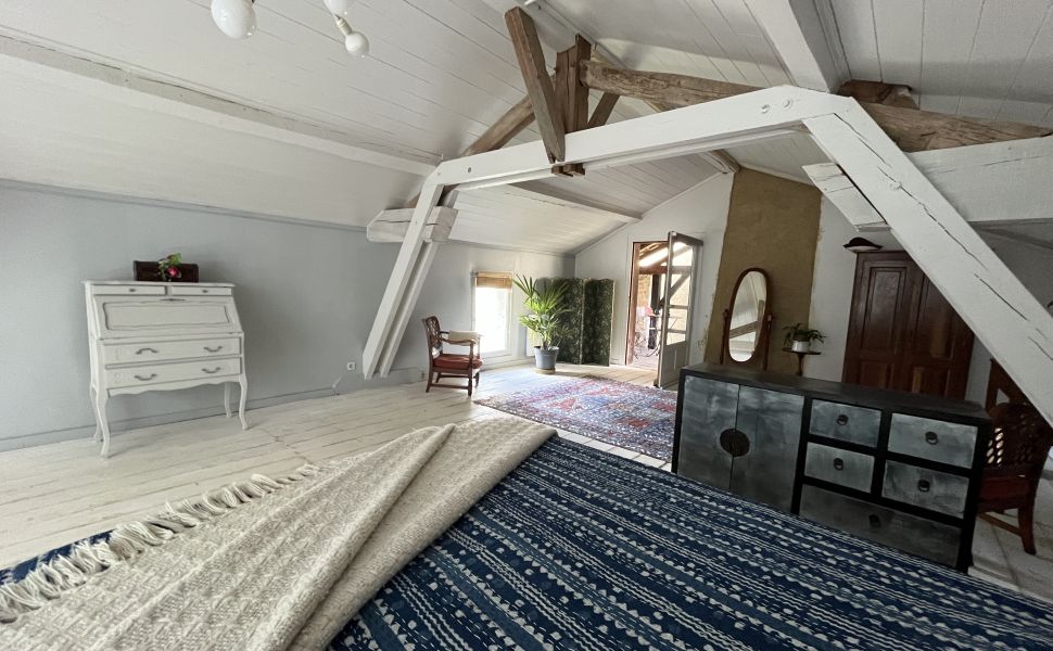 Maison de Maître avec cour très charmante et belle vue sur la vallée Chalossais