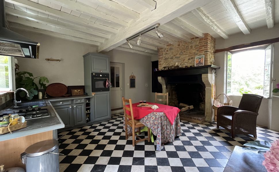 Maison de Maître avec cour très charmante et belle vue sur la vallée Chalossais