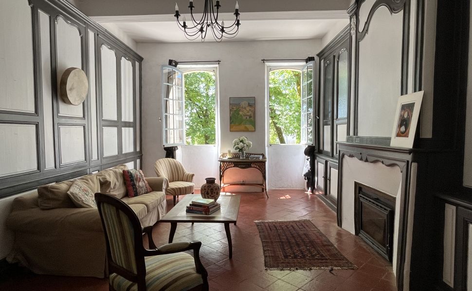 Maison de Maître avec cour très charmante et belle vue sur la vallée Chalossais