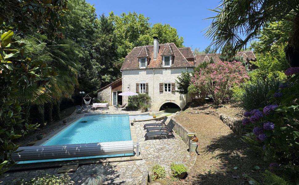 Charmant Moulin Datant du 19ème Siècle, Doté d'Une Piscine, Dans Un Cadre de Paix