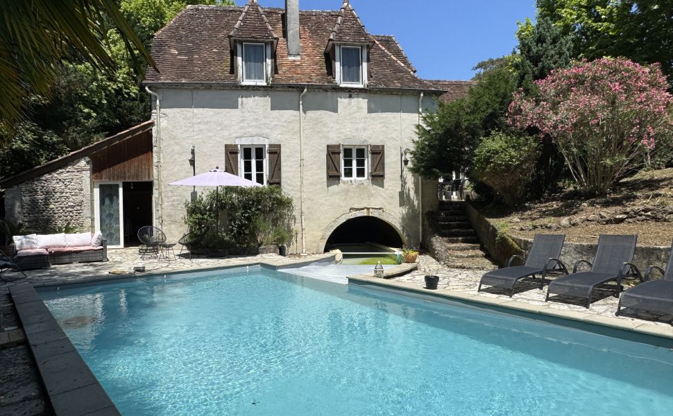 Charmant Moulin Datant du 19ème Siècle, Doté d'Une Piscine, Dans Un Cadre de Paix