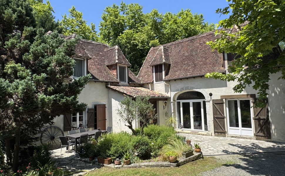 Charmant Moulin Datant du 19ème Siècle, Doté d'Une Piscine, Dans Un Cadre de Paix