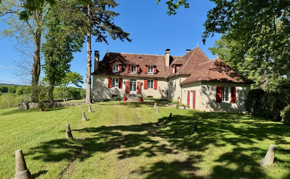 Magnifique Maison de Campagne, 9HA, Vignoble Privé et Vue Exceptionnelle des Pyrénées!