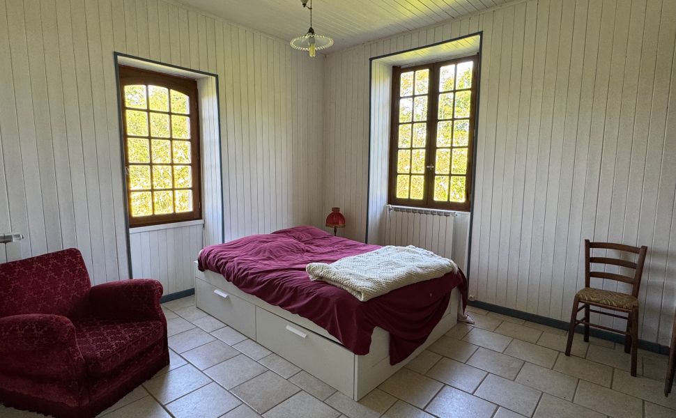 Propriété du XVIIIème Avec 2 Gîtes Indépendants Sur un Terrain Privé de 8 000m2