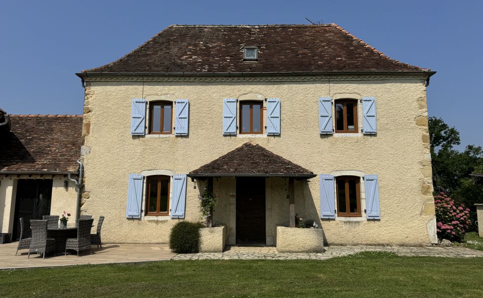 Adorable Bearnaise Ferme Avec Un Magnifique Gîte, Piscine Chauffée et Vue Montagne