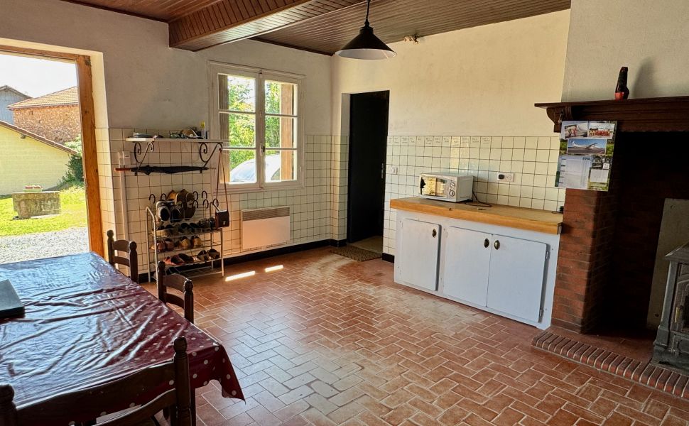 Authentique manoir du 19e siècle avec de belles dépendances, près de Garlin