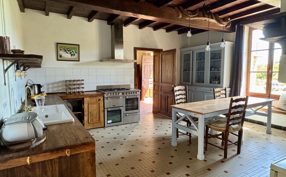 Authentique manoir du 19e siècle avec de belles dépendances, près de Garlin