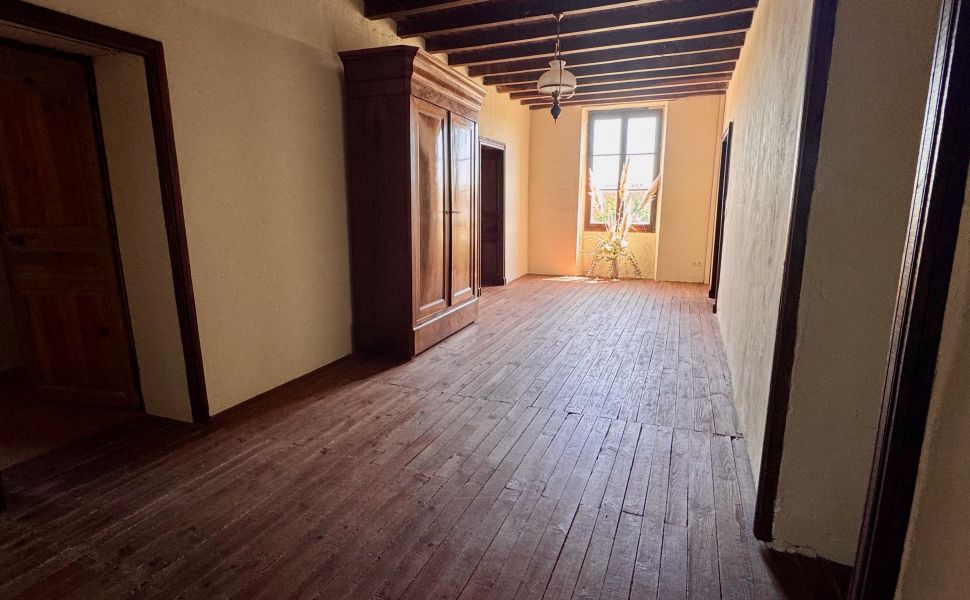 Authentique manoir du 19e siècle avec de belles dépendances, près de Garlin