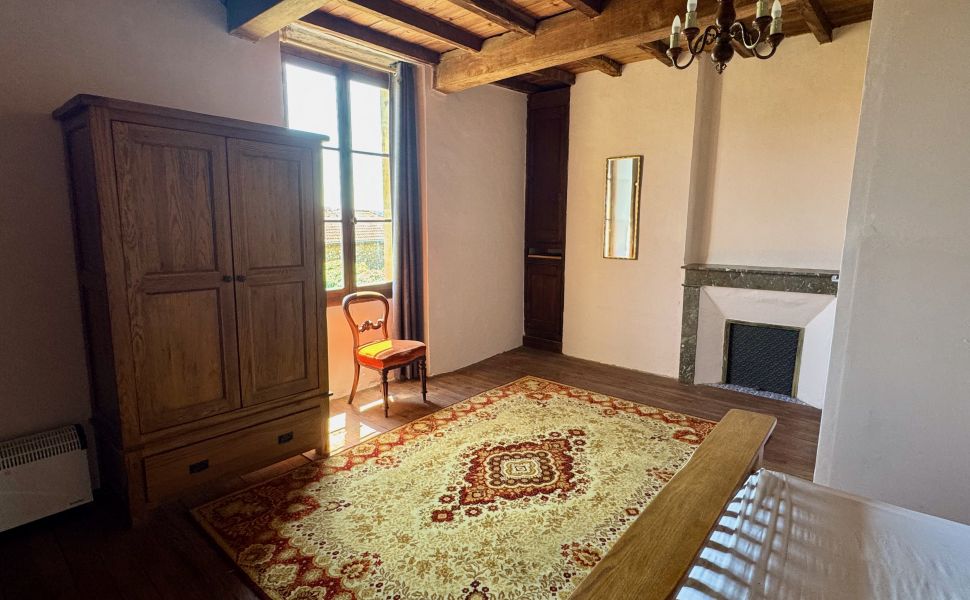 Authentique manoir du 19e siècle avec de belles dépendances, près de Garlin