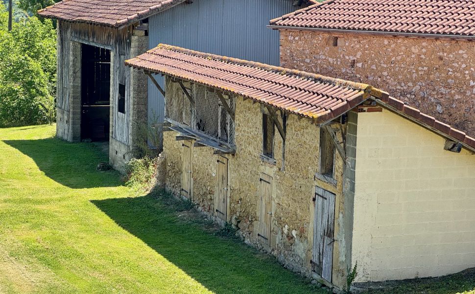 Authentique manoir du 19e siècle avec de belles dépendances, près de Garlin