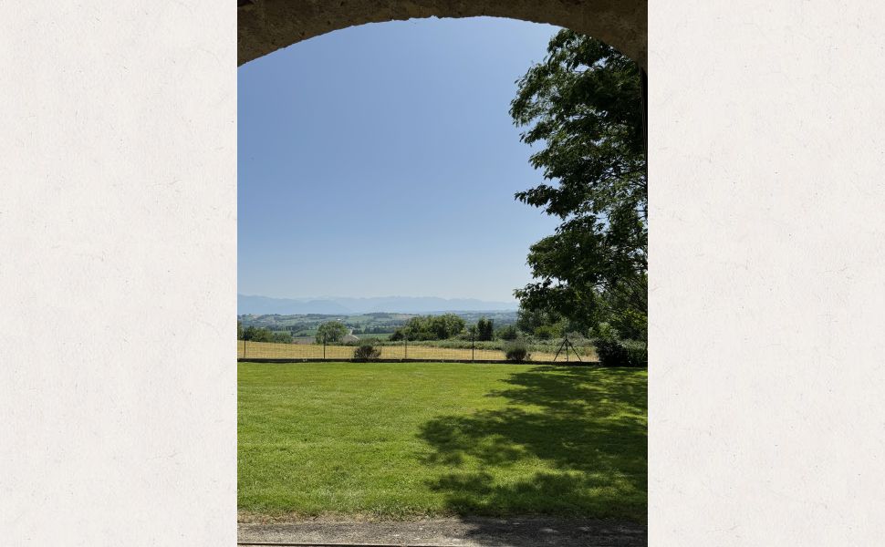 Élégante Propriété Béarnaise du 19ème Siècle avec Vue Montagne et Dépendances d’Exception