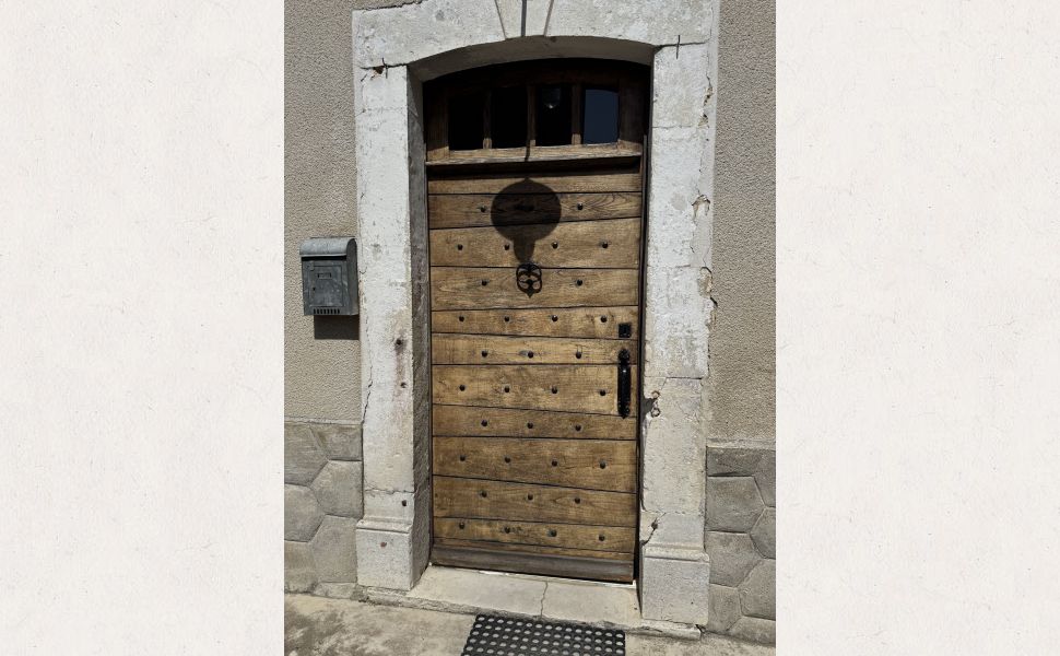  Charmante Petite Maison de Village avec Atelier et Grange