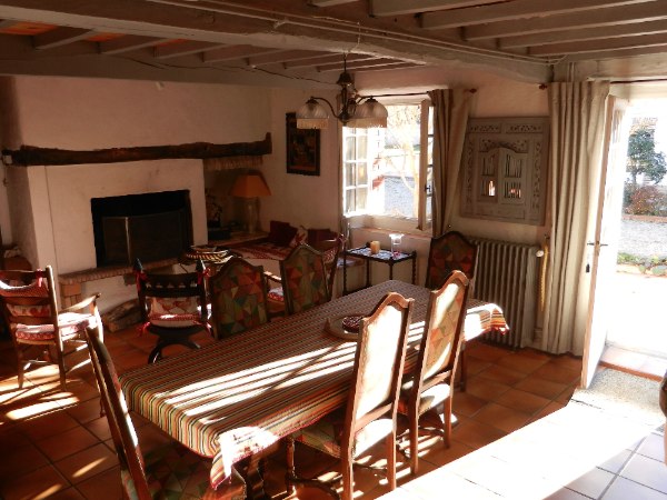 An Attractive Courtyard Farmhouse with Guest Cottage, Swimming Pool and Mountain Views
