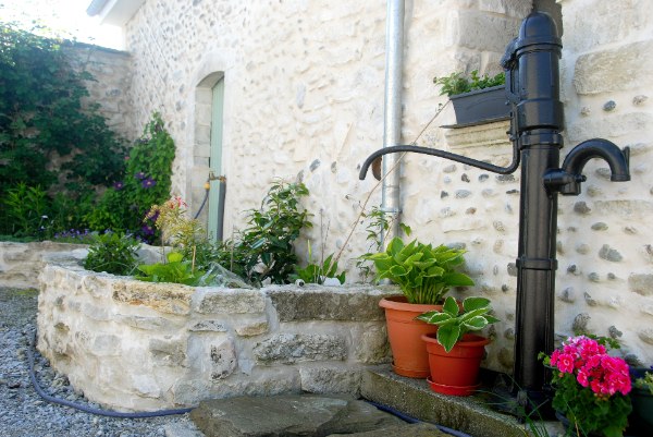 An Elegant Maison de Maître with Tennis Court; Heated Saltwater Pool; Guest Wing & 4 HA