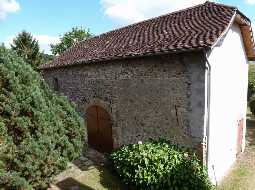 Charmante Ensemble Béarnais du Village Avec Dépendance et Jardin Privé