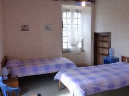 Charmante Ensemble Béarnais du Village Avec Dépendance et Jardin Privé