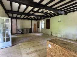 Historic property in the heart of the Medieval town of Sauveterre de Bearn