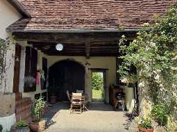 Authentique Ferme à Quatre Corps Avec Cour Intérieur, Dépendances et Jardin Paysager