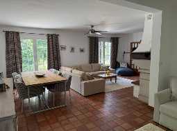 A Beautifully Presented 4 Bed Neo-Bearnaise Villa With Pool And Mountain Views