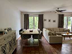 A Beautifully Presented 4 Bed Neo-Bearnaise Villa With Pool And Mountain Views