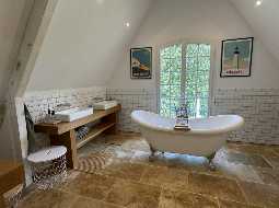 A Beautifully Presented 4 Bed Neo-Bearnaise Villa With Pool And Mountain Views