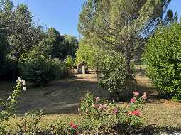 Charmant Ensemble Béarnais avec Maison Rénovée, Granges et Potentiel de Gîte 
