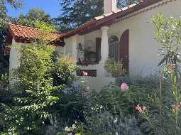 An Impeccably Presented Basque Style Villa In Popular Bastide Town Of Navarrenx
