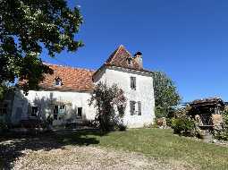 Charming & Thoughtfully Renovated 3 bedroom Béarnaise Farmhouse with Large Barn