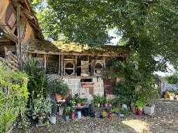 Charming & Thoughtfully Renovated 3 bedroom Béarnaise Farmhouse with Large Barn