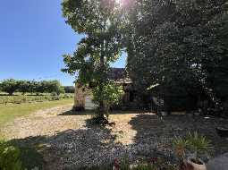 Charming & Thoughtfully Renovated 3 bedroom Béarnaise Farmhouse with Large Barn