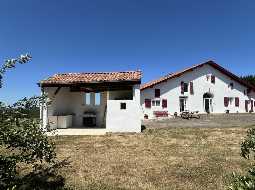 Exceptional Landaise Estate with Tourism Potential, Panoramic Views, Pool & Spacious Outbuildings