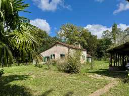 Élégante demeure de campagne du XVIII? siècle avec 2 gîtes, grange et 5,8 ha de terrain