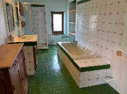 Vaste Demeure de Village du XVIII avec 9 Chambres, Piscine au Sel & Vue Pyrénées