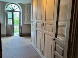 Vaste Demeure de Village du XVIII avec 9 Chambres, Piscine au Sel & Vue Pyrénées