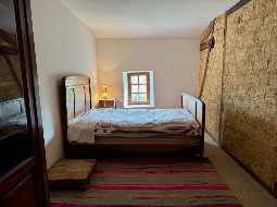 Vaste Demeure de Village du XVIII avec 9 Chambres, Piscine au Sel & Vue Pyrénées