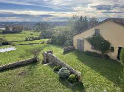 Vaste Demeure de Village du XVIII avec 9 Chambres, Piscine au Sel & Vue Pyrénées