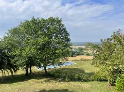 Vaste Demeure de Village du XVIII avec 9 Chambres, Piscine au Sel & Vue Pyrénées