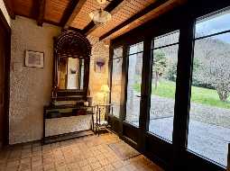 Fermette Béarnaise avec Grange Aménagée, Piscine et Vue Pyrénées, proche de Pau